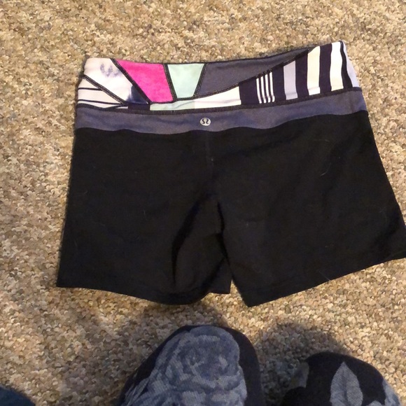 Lulu lemon shorts - Picture 2 of 3